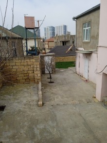 Badamdarda Həyət evi satilir, -4
