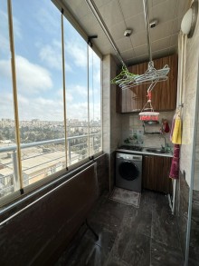 Neftçilər metrosu, Bəkir Çobanzadə küçəsi Yeni Tikili, -13