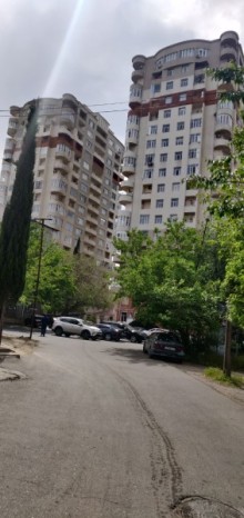 Neftçilər metrosu, Bəkir Çobanzadə küçəsi Yeni Tikili, -14