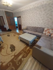 Hövsan yolunun üstündə Həyət evi, -7