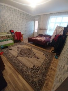 Hövsan yolunun üstündə Həyət evi, -11