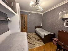 Ukrayna dairəsindən yuxarıda, Nəsrəddin Tusi küçəsində Köhnə Tikili, -4