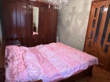Ukrayna dairəsindən yuxarıda, Nəsrəddin Tusi küçəsində Köhnə Tikili, -7
