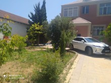 buzovna qesebesinde denize geden yolda Həyət evi, -1