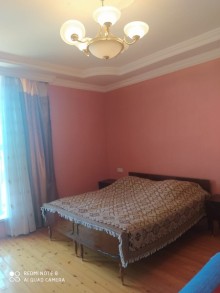 buzovna qesebesinde denize geden yolda Həyət evi, -12