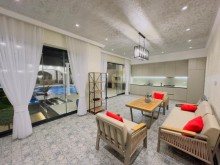 Mərdəkanda 2 mərtəbəli villa satılır, -1