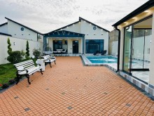 Mərdəkan qəsəbəsində əşyalı 4 otaqlı həyət evi satılır – 170 m² villa, hovuzlu, -1