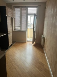 Satılır Yeni Tikili Binəqədi.r, 9-cu mikrorayon, Memar Əcəmi.m, -5