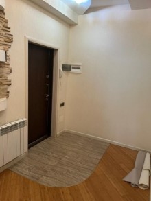 Satılır Yeni Tikili Binəqədi.r, 9-cu mikrorayon, Memar Əcəmi.m, -14