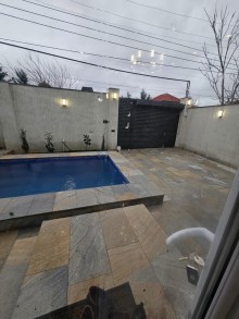 Şüvəlanda 1.5 sot torpaq sahəsində həyət evi satılır. Həyətin sahəsi 1.5 sot, -5