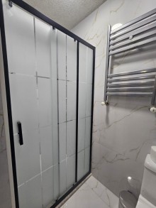 Şüvəlanda 1.5 sot torpaq sahəsində həyət evi satılır. Həyətin sahəsi 1.5 sot, -17