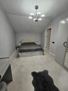 Şüvəlanda 1.5 sot torpaq sahəsində həyət evi satılır. Həyətin sahəsi 1.5 sot, -20