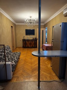 Bakıxanov qəsəbəsində satılıq 3 otaqlı, -1