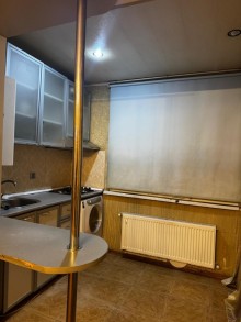 Bakıxanov qəsəbəsində satılıq 3 otaqlı, -2