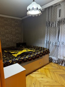 Bakıxanov qəsəbəsində satılıq 3 otaqlı, -3