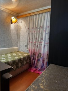 Bakıxanov qəsəbəsində satılıq 3 otaqlı, -6