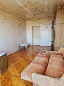 Satılır Köhnə Tikili Bakıxanov qatar stansiyasına və Stimul Hospitala yaxın, -2