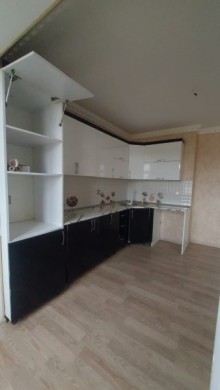 Bakıxanovda köhnə tikili binada 3 otaqlı mənzil icarəyə verilir, -3