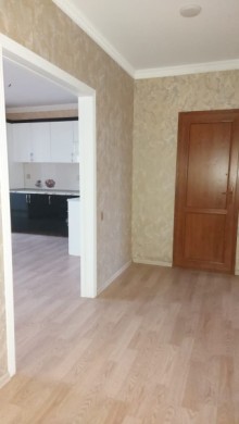 Bakıxanovda köhnə tikili binada 3 otaqlı mənzil icarəyə verilir, -16
