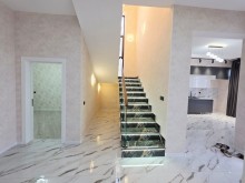 Şüvəlanda 4.2 sotda 2 mərtəbəli 200 m² villa satılır, -12