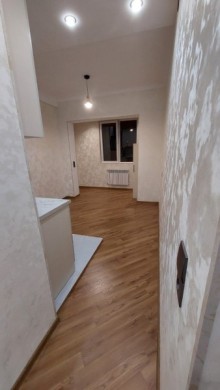 8-ci mikrorayonda əla təmirli 2 otaqlı Satılır Köhnə Tikili, -7