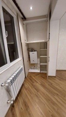 8-ci mikrorayonda əla təmirli 2 otaqlı Satılır Köhnə Tikili, -8