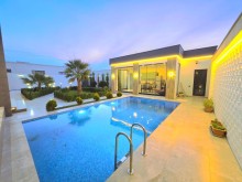 Mərdəkanda 8 sot torpaq sahəsində yerləşən 230 m²-lik villa satılır, -4