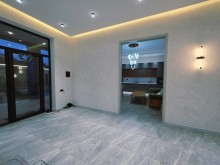 Mərdəkanda 8 sot torpaq sahəsində yerləşən 230 m²-lik villa satılır, -10