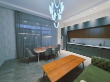 Mərdəkanda 8 sot torpaq sahəsində yerləşən 230 m²-lik villa satılır, -15