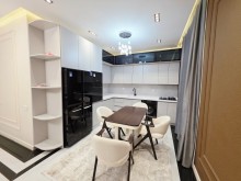 Şüvəlanda 3 sotda tam əşyalı modern 4 otaqlı ev satılır – 160 m², -14