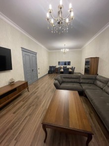 Badamdarda Botanika Bağına yaxın 2 mərtəbəli 5 otaqlı villa satılır, -6