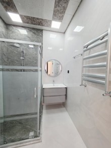 Şüvəlan qəsəbəsində 4 otaqlı modern, hovuzlu ev satılır — çıxarışlı, ipotekaya yararlı, -17