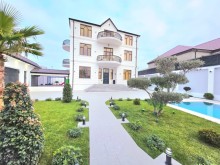 Premium 3 mərtəbəli villa Mərdəkan — geniş həyət, 9 otaq, hazır yaşayış
