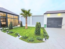 Premium 3 mərtəbəli villa Mərdəkan — geniş həyət, 9 otaq, hazır yaşayış, -5