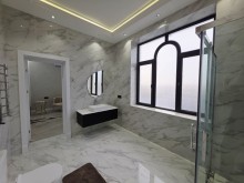 Premium 3 mərtəbəli villa Mərdəkan — geniş həyət, 9 otaq, hazır yaşayış, -16
