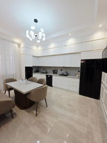 Premium 3 mərtəbəli villa Mərdəkan — geniş həyət, 9 otaq, hazır yaşayış, -18