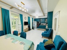 Dübəndi, dəniz mənzərəli villa, 3 mərtəbə + mansard — 9 otaq, qismən əşyalı, -13