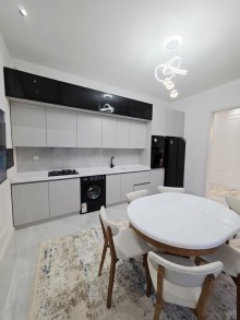 Şüvəlanda TAM ƏŞYALI 5 sot torpaq sahəsində 180 m² dacha satılır, -18