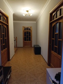 Mərdəkan Zeynalabdin Tağıyev küçəsində 2 mərtəbəli villa satılır, -2