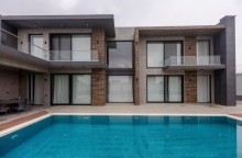 Mərdəkan qəsəbəsində yerləşən bu möhtəşəm villa Satılır, -1