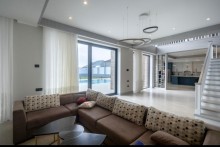 Mərdəkan qəsəbəsində yerləşən bu möhtəşəm villa Satılır, -7