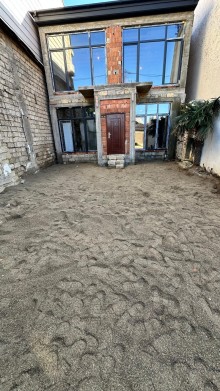 Heyet evi satilir Varovski. Daxili qoşunların yanı, -2