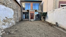 Heyet evi satilir Varovski. Daxili qoşunların yanı, -4