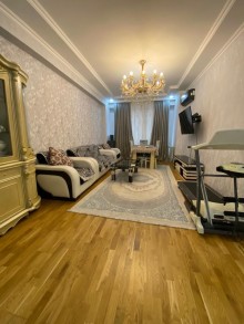 Qara Qarayev metrosu yaxınlığında Kristal Abşeron kompleksində 4 otaqlı mənzil satılır, -1