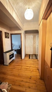 Əhmədli m 9/9 mərtəbəli köhnə tikili binada 65 m² sahəyə malik 3 otaqlı mənzil satılır, -6