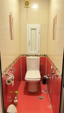 Əhmədli m 9/9 mərtəbəli köhnə tikili binada 65 m² sahəyə malik 3 otaqlı mənzil satılır, -8