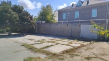 Maştağa–Buzovna şossesinin tam yol kənarında yerləşən 840 m² sahəyə malik obyekt, -4
