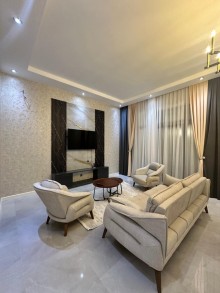 Şüvəlanda 3 sot torpaq sahəsində yerləşən 2 mərtəbəli, əşyalı həyət evi satılır, -8