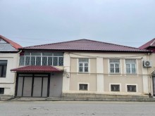 Qubanın mərkəzində, H.Əliyev prospektində təmirli həyət evi satılır, -1