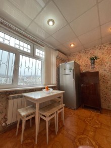 Qubanın mərkəzində, H.Əliyev prospektində təmirli həyət evi satılır, -6